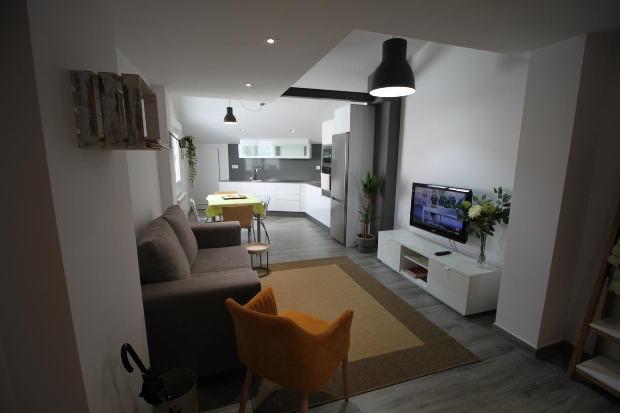 Apartamento La Paz Apartment ซานติอาโก เด กอมโปสเตลา ภายนอก รูปภาพ