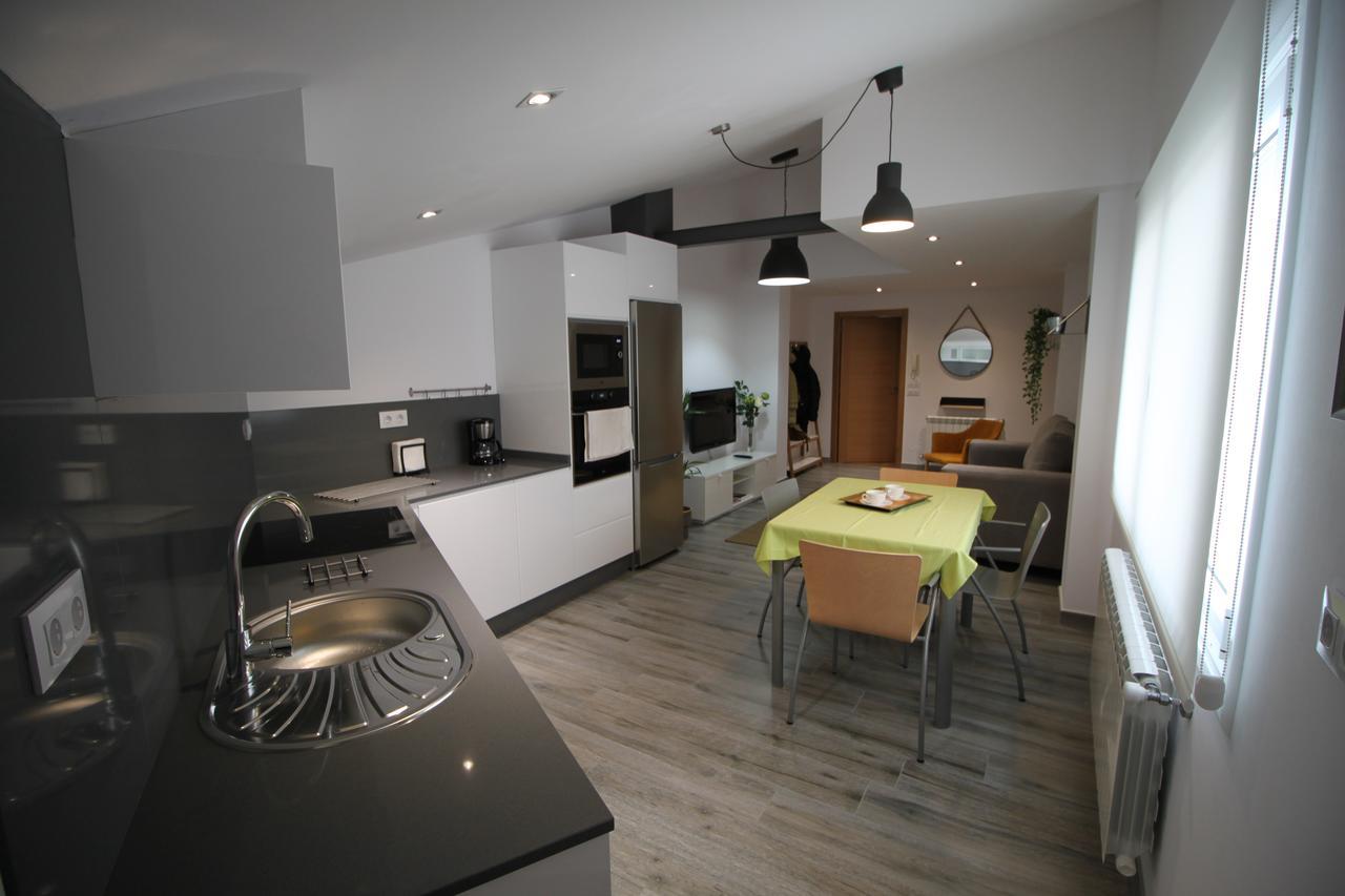 Apartamento La Paz Apartment ซานติอาโก เด กอมโปสเตลา ภายนอก รูปภาพ